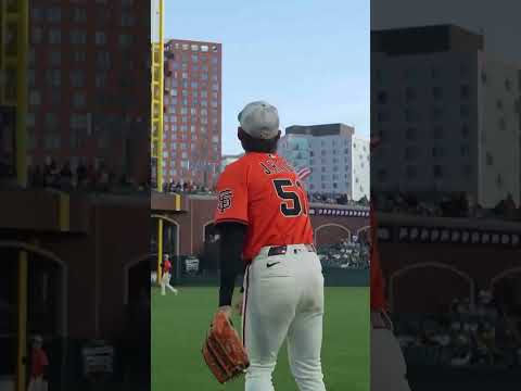 Take the field with Jung Hoo L…